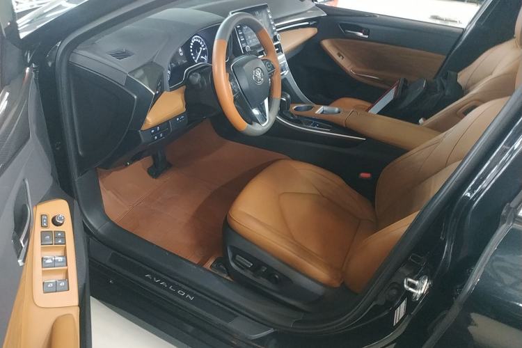 Used Toyota Avalon 2019 Dual-Engine 2.5L XLE Prestige Version China VI Standard