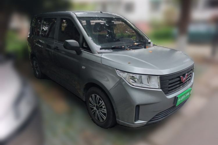 Used Wuling Hongguang PLUS 2019 1.5T Manual Standard Edition 5 Seats Front Right 45 Deg