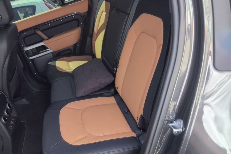 Used Land Rover Defender 2024 110 3.0T P400 X-DYNAMIC HSE Left Rear Seat