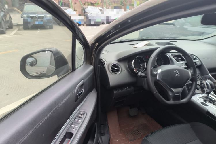 Used Peugeot 3008 2015 2.0L Automatic Classic Edition