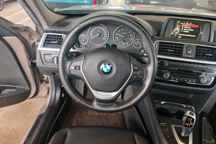 Used BMW 3 Series 2017 320Li Fashion Model Steering Wheel