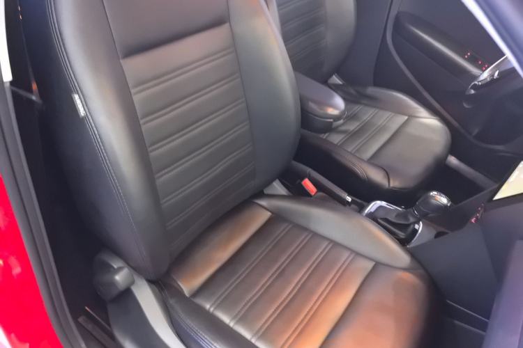 Used Volkswagen Polo 2016 1.6L Automatic Comfort Model
