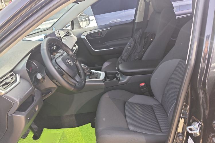 Used Toyota Wildlander 2022 Updated Version 2.0L CVT Two-Wheel Drive Leading Edition
