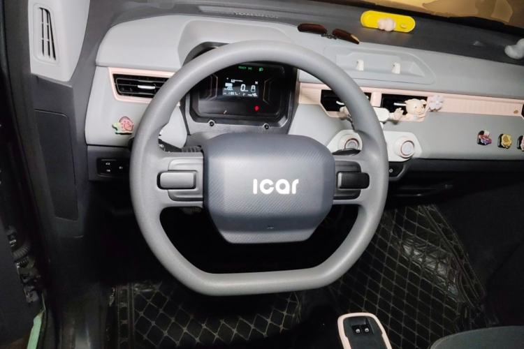 Used Chery New Energy QQ Ice Cream 2022 120km Milkshake Phosphate Lithium-Iron Steering Wheel