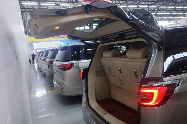 Used Buick GL8 2022 ES Landtrek 653T Comfort Edition