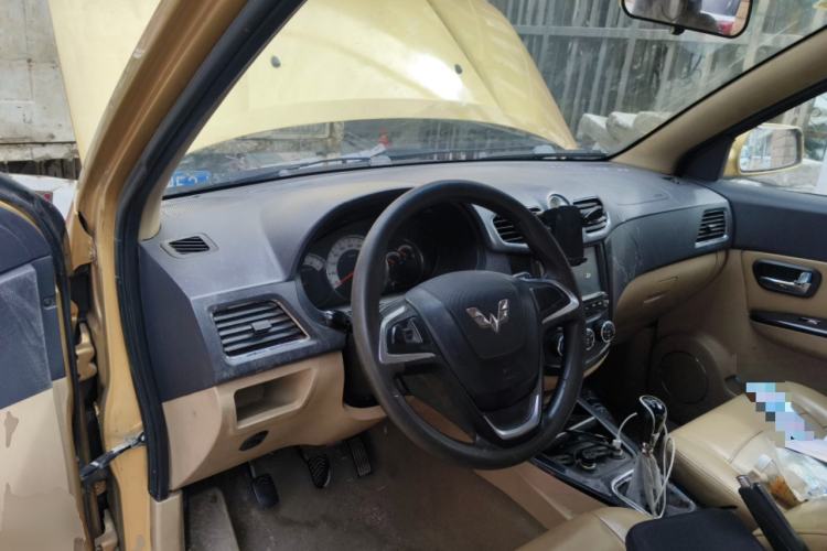 Used Wuling Hongguang 2013 1.5L S Luxury Model