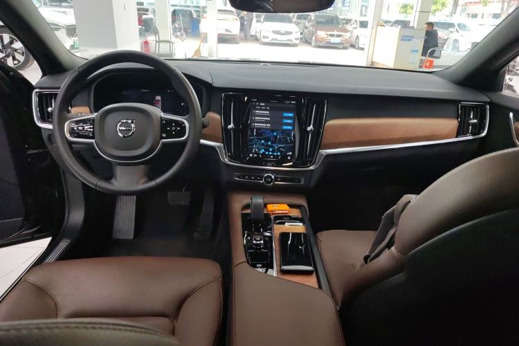 Used Volvo S90 2024 B5 Zhiyi Luxury Edition
