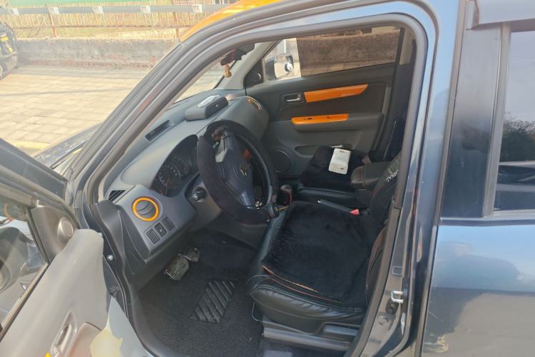 Used Suzuki Swift 2016 1.5L Automatic Fashionable Coolplay Edition Left Front Seat