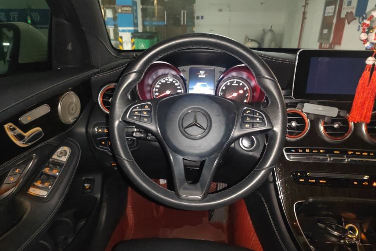 Used Mercedes-Benz GLC 2017 GLC 260 4MATIC Luxury Model
