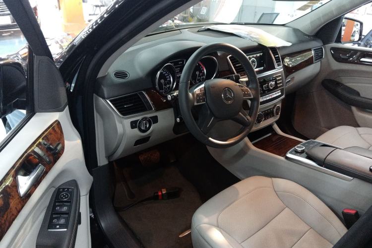 Used Mercedes-Benz M-Class 2014 ML 400 4MATIC Dynamic Model
