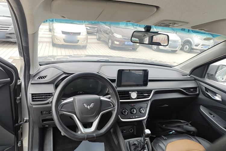 Used Wuling Hongguang S3 2018 1.5T Manual Comfort Model China V Standard
