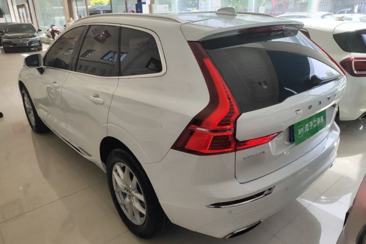 Used Volvo XC60 2020 T5 4x4 Zhiyi Luxury Edition Rear Left 45 Deg