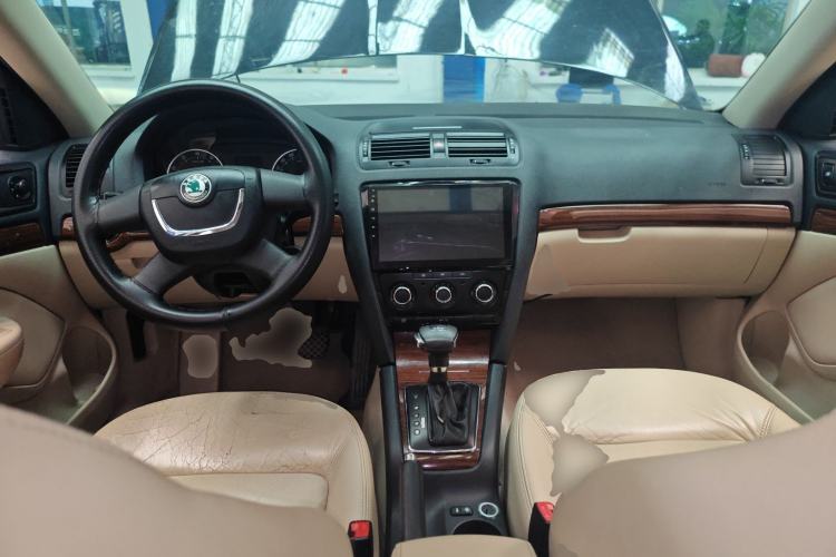 Used Skoda Octavia 2010 1.4TSI DSG Yijun Edition Center Console