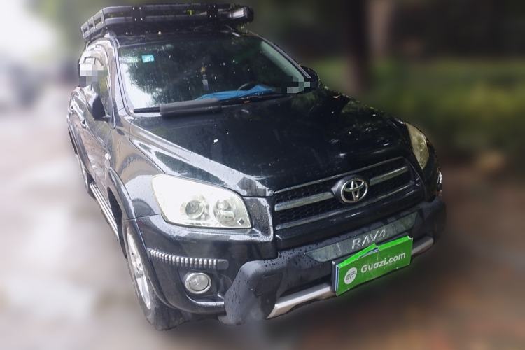 Used Toyota RAV4 2009 2.4L Automatic Luxury Edition Front Right 45 Deg