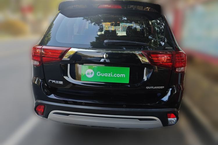 Used Mitsubishi Outlander 2019 2.4L 4x4 Zhi Xiang Edition 5 Seats China V Emission Standard
