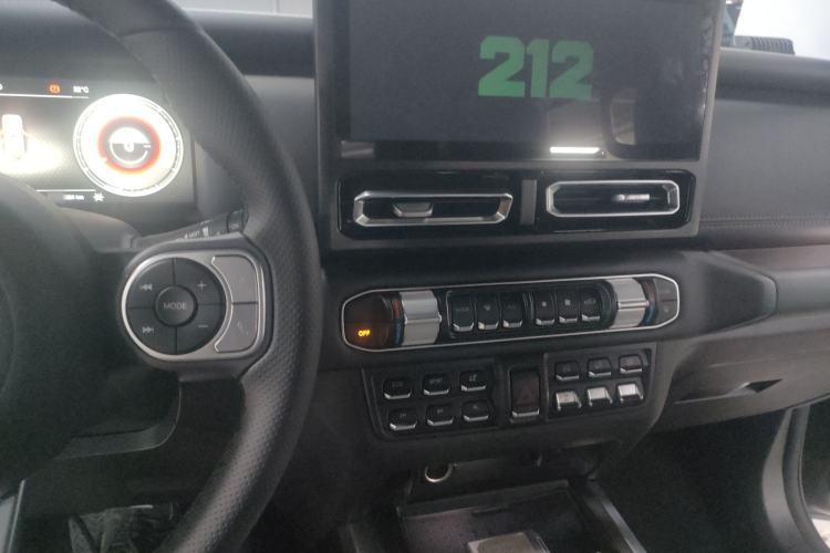 Used 212 T01 2024 2.0T Explorer
