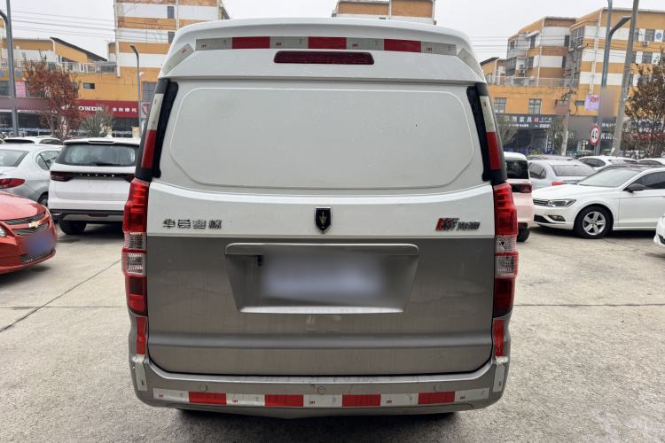 Used Jinbei New Hiace X30L 2022 1.5L Super Enjoyment Edition Air-Conditioning-Free Van China VI Standard SWC15M