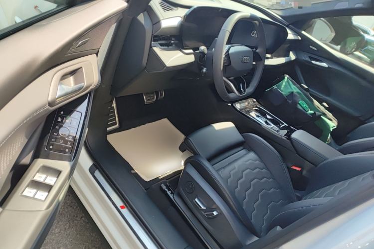 Used Audi Q6L e-tron 2026 First Launch Navigation Edition Driver Seat