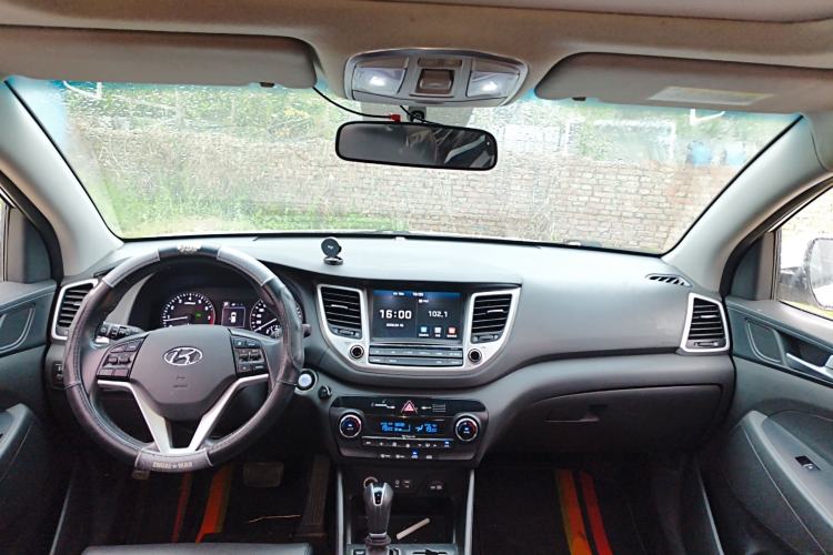 Used Hyundai Tucson 2018 1.6T Dual-Clutch Two-Wheel Drive 15th Anniversary Special Edition
