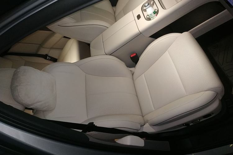 Used Li Auto i6 2025 Model Four-Wheel-Drive Standard Type Right Front Seat