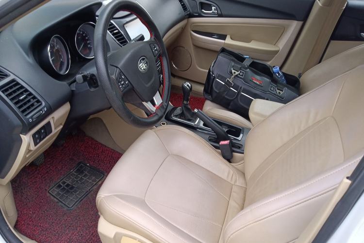 Used Bestune B50 2013 1.6L manual luxury version Left Front Seat