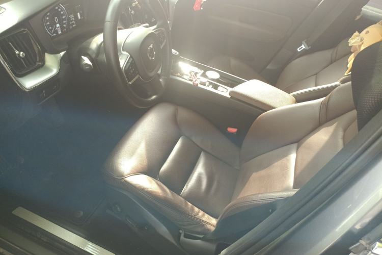 Used Volvo XC60 2020 T5 4x4 Zhiyi Luxury Edition