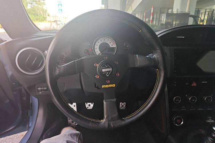 Used Toyota 86 2014 2.0L Manual Luxury Version