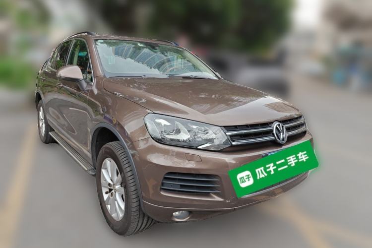 Used Volkswagen Touareg 2011 3.0 TSI High-End Version Front Right 45 Deg