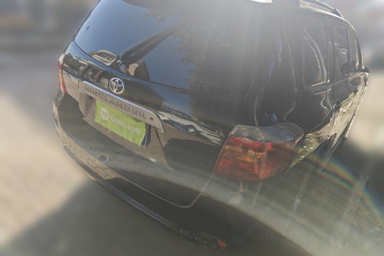 Used Toyota Highlander 2011 2.7L Two-Wheel Drive 7-Seater Luxury Edition Rear Right 45 Deg