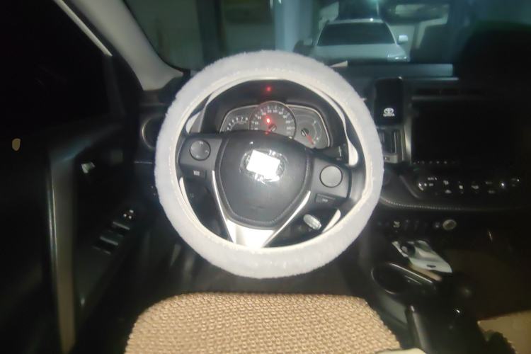 Used Toyota RAV4 2016 2.0L CVT Two-Wheel Drive Fashion Edition China V Standard