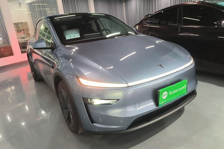 Used Tesla Model Y 2025 Rear-Wheel-Drive Version
