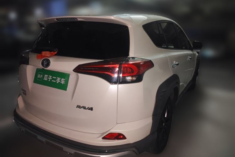 Used Toyota RAV4 2019 2.0L CVT Two-Wheel Drive Fashion X Limited Edition China VI Standard