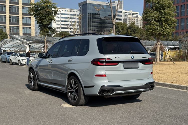 Used BMW X7 2023 xDrive40i Luxury M Sport Package
