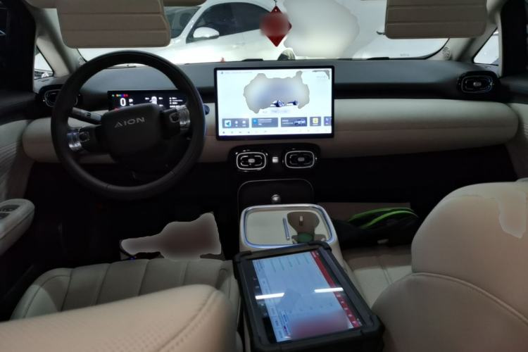 Used AION UT 2025 420 Prestige Edition Center Console