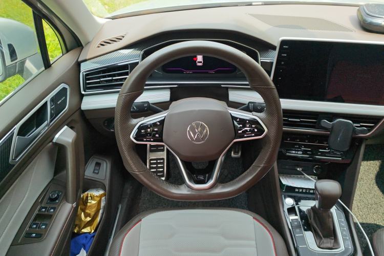 Used Volkswagen Tiguan L 2023 330TSI Automatic Two-Wheel Drive R-Line Flagship Edition Steering Wheel