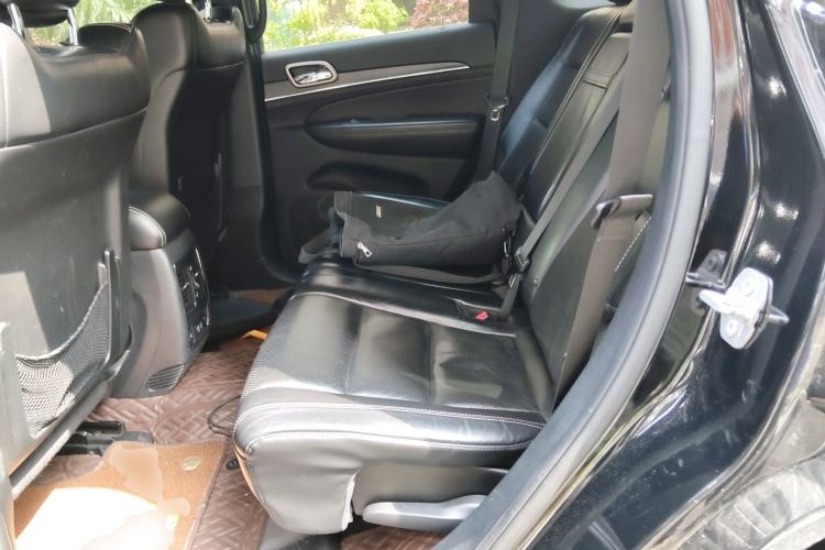 Used Jeep Grand Cherokee 2016 3.0L Elite Navigation Edition Left Rear Seat