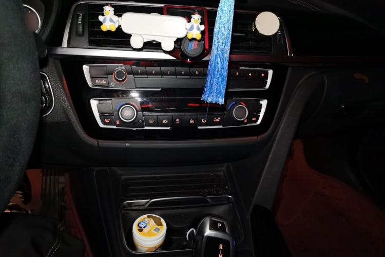 Used BMW 3 Series 2018 320Li Fashion Model Center Console