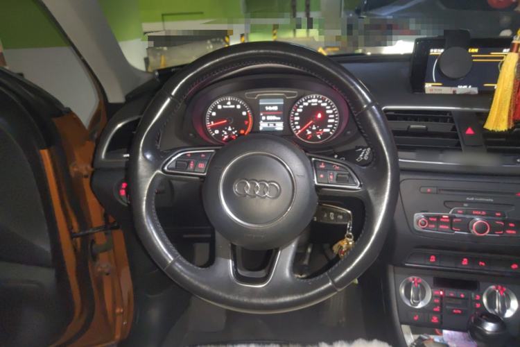 Used Audi Q3 2015 35 TFSI quattro Technology Edition Steering Wheel