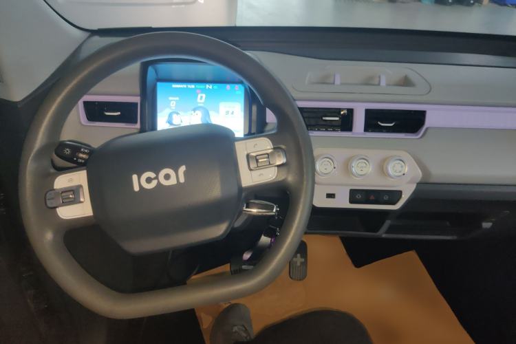 Used Chery QQ Ice Cream 2022 170km Sundae Phosphate Lithium-Ion Center Console