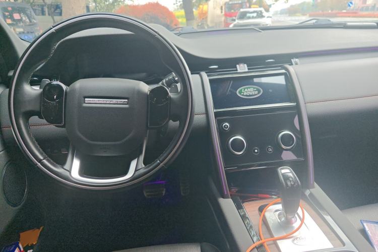 Used Land Rover Discovery Sport 2020 249 PS R-Dynamic Performance Tech Edition 7 Seats Center Console