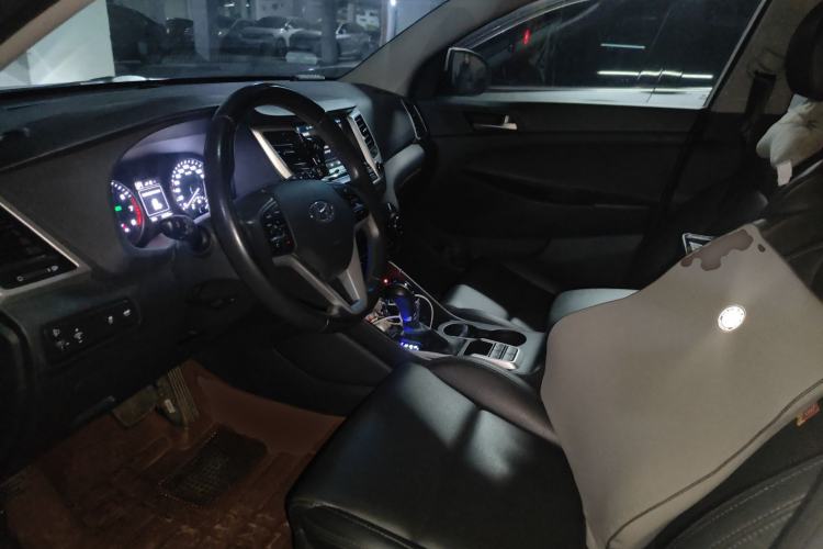 Used Hyundai Tucson 2015 1.6T Dual-Clutch Two-Wheel-Drive Leading Model
