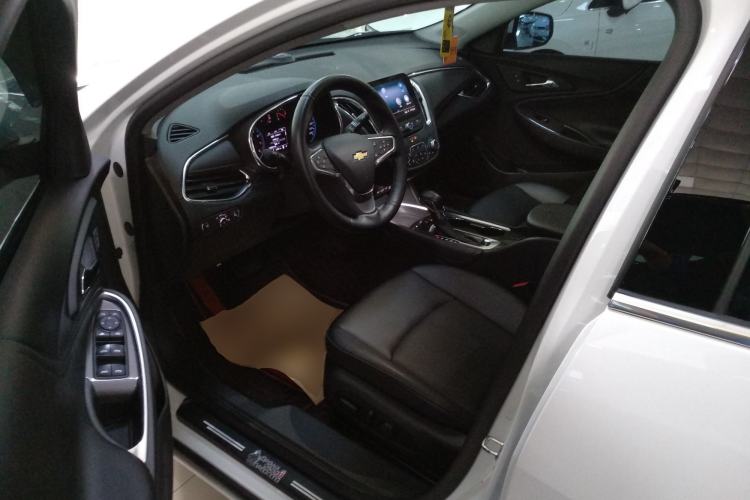 Used Chevrolet Malibu XL 2022 535T Automatic Sport Edition Left Front Seat