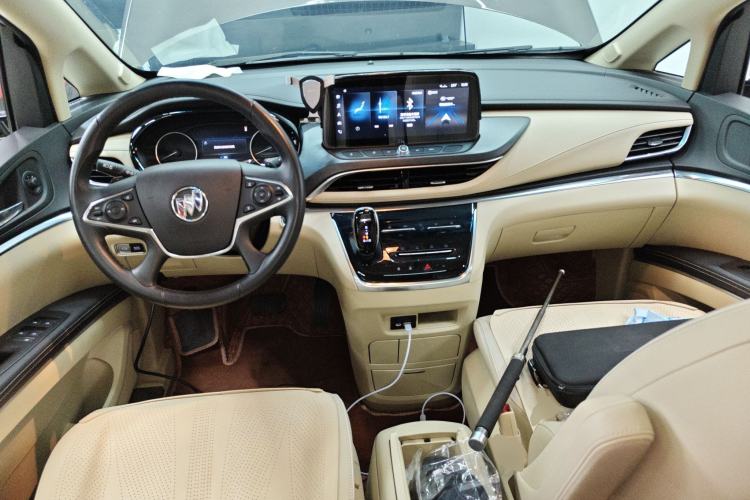 Used Buick GL8 2023 Facelifted Land Cruiser Executive Luxury Version Center Console