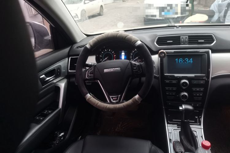 Used Haval H2 2016 Red-Label 1.5T Automatic Two-Wheel Drive Luxury Model
