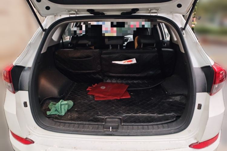 Used Hyundai Tucson 2018 1.6T Dual-Clutch Two-Wheel Drive 15th Anniversary Special Edition Trunk