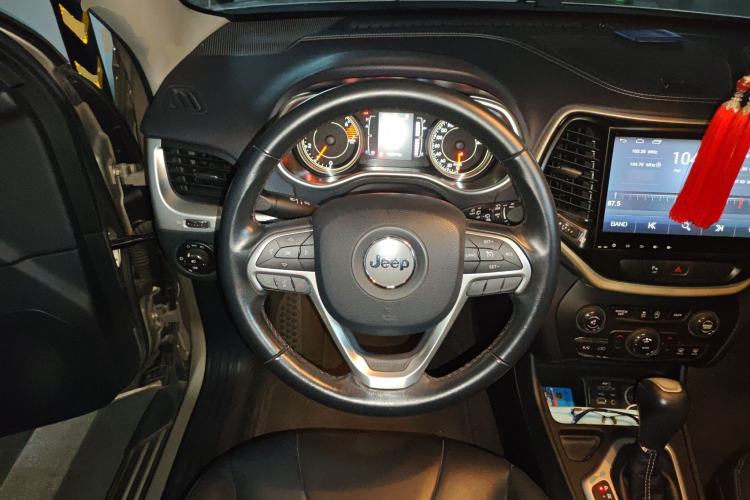 Used Jeep Cherokee 2016 2.4L Leading Edition