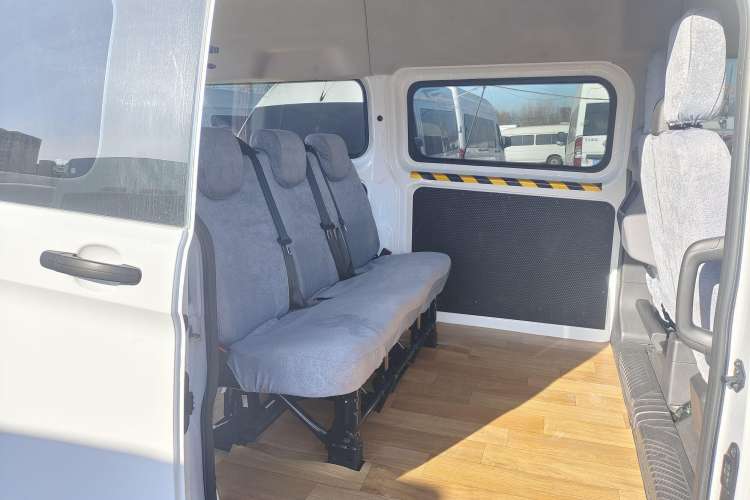 Used Ford Transit 2019 2.0T Diesel Multi-Purpose Commercial Vehicle Mid-Drive Mid-Roof 6-Seater China VI Standard