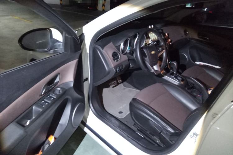 Used Chevrolet Cruze 2013 Hatchback 1.6L Automatic Luxury Model
