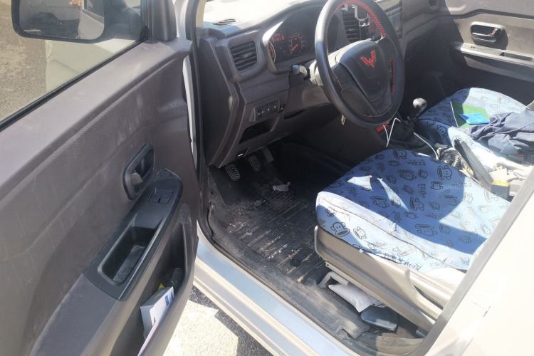 Used Wuling Hongguang V 2022 1.5L Jingqu Version Hydraulic Power Steering LAR Driver Seat