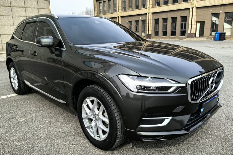 Used Volvo XC60 2021 T5 4x4 Smart Luxury Edition Exterior 2